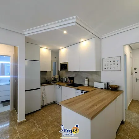 Sunny 2-bed Pool View Cabo Roig Cr110 *